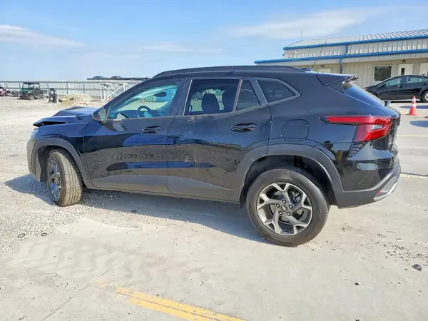 KL77LHEP0SC142728 2025 CHEVROLET TRAX - Image 2