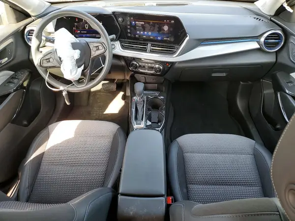 KL77LHEP0SC142728 2025 CHEVROLET TRAX - Image 8