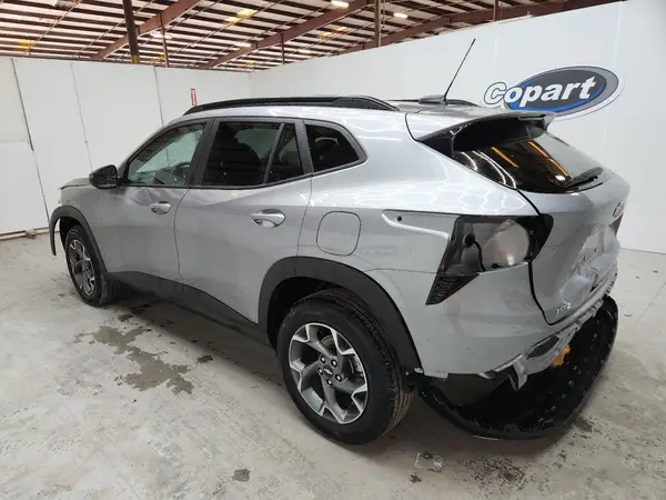 KL77LHEP0SC142969 2025 CHEVROLET TRAX - Image 2