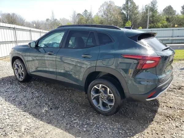 KL77LHEP0SC143796 2025 CHEVROLET TRAX - Image 2