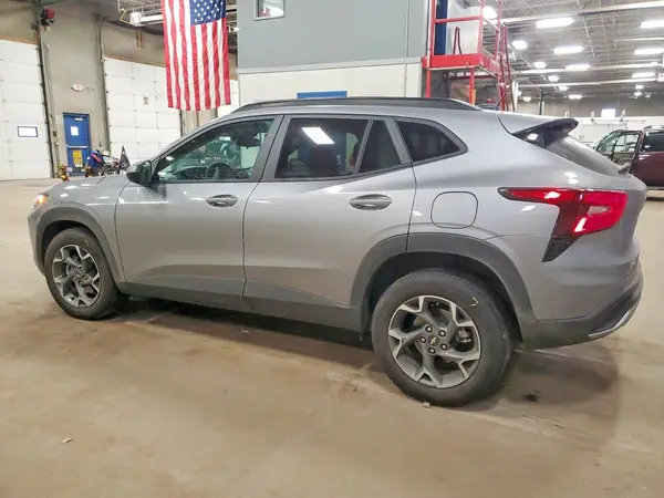 KL77LHEP0SC146651 2025 CHEVROLET TRAX - Image 2