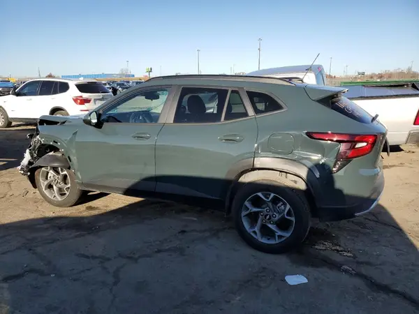 KL77LHEP0SC149372 2025 CHEVROLET TRAX - Image 2