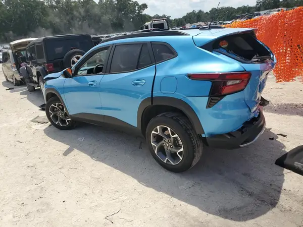 KL77LHEP0SC158752 2025 CHEVROLET TRAX - Image 2