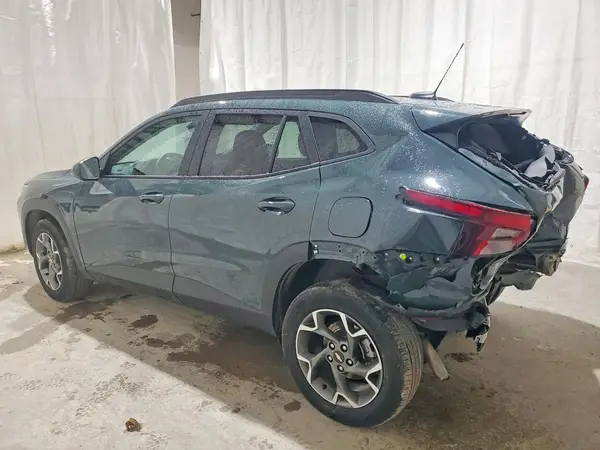 KL77LHEP0SC167306 2025 CHEVROLET TRAX - Image 2