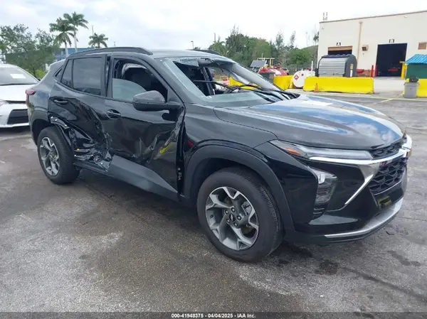 KL77LHEP0SC167581 2025 CHEVROLET TRAX - Image 1