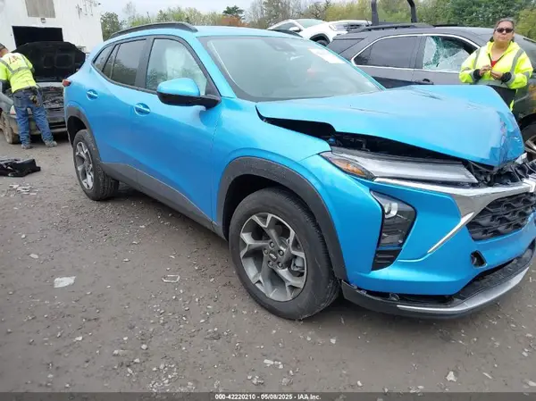 KL77LHEP0SC173638 2025 CHEVROLET TRAX - Image 1