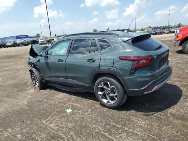 KL77LHEP0SC175941 2025 CHEVROLET TRAX - Image 2