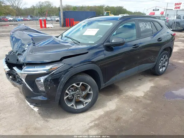 KL77LHEP0SC181299 2025 CHEVROLET TRAX - Image 2