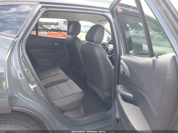 KL77LHEP0SC183375 2025 CHEVROLET TRAX - Image 8