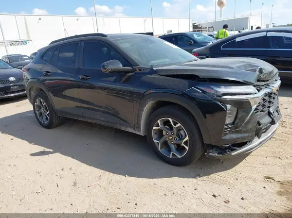 KL77LHEP0SC185465 2025 CHEVROLET TRAX - Image 1