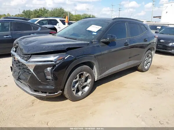 KL77LHEP0SC185465 2025 CHEVROLET TRAX - Image 2