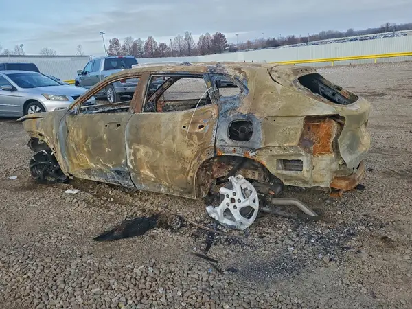 KL77LHEP0SC189581 2025 CHEVROLET TRAX - Image 2