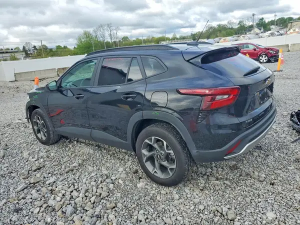 KL77LHEP0SC191895 2025 CHEVROLET TRAX - Image 2