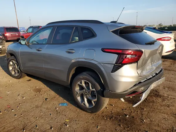 KL77LHEP0SC209960 2025 CHEVROLET TRAX - Image 2