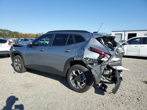 KL77LHEP0SC212096 2025 CHEVROLET TRAX - Image 2