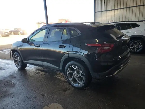 KL77LHEP0SC214446 2025 CHEVROLET TRAX - Image 2