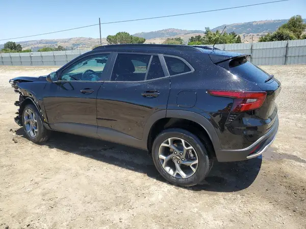 KL77LHEP0SC223227 2025 CHEVROLET TRAX - Image 2