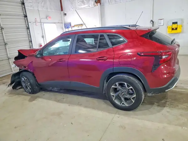KL77LHEP0SC233482 2025 CHEVROLET TRAX - Image 2