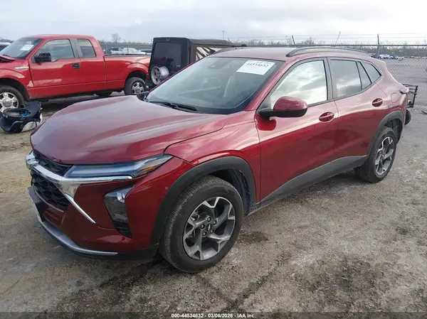 KL77LHEP0SC234776 2025 CHEVROLET TRAX - Image 2