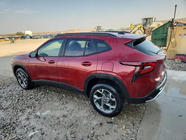 KL77LHEP0SC242540 2025 CHEVROLET TRAX - Image 2