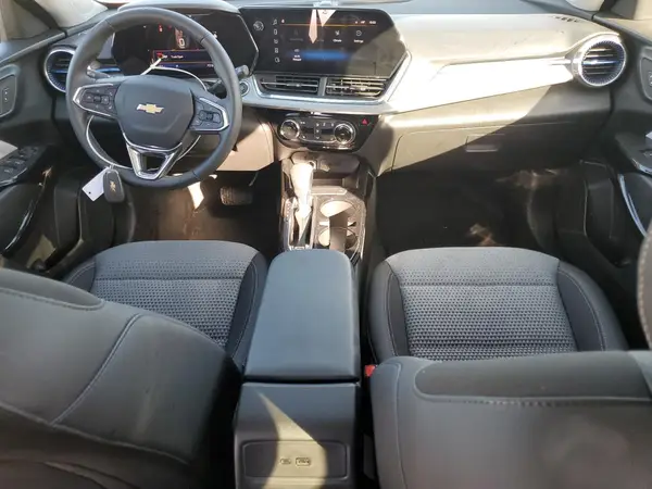 KL77LHEP0SC246376 2025 CHEVROLET TRAX - Image 8