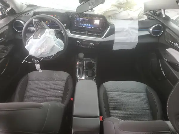 KL77LHEP0SC246474 2025 CHEVROLET TRAX - Image 8
