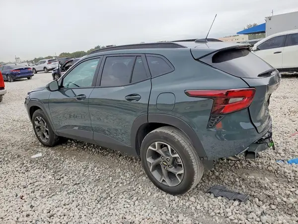 KL77LHEP0SC259693 2025 CHEVROLET TRAX - Image 2