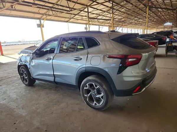 KL77LHEP0SC278390 2025 CHEVROLET TRAX - Image 2