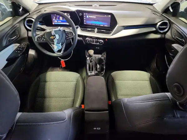 KL77LHEP0SC283086 2025 CHEVROLET TRAX - Image 8