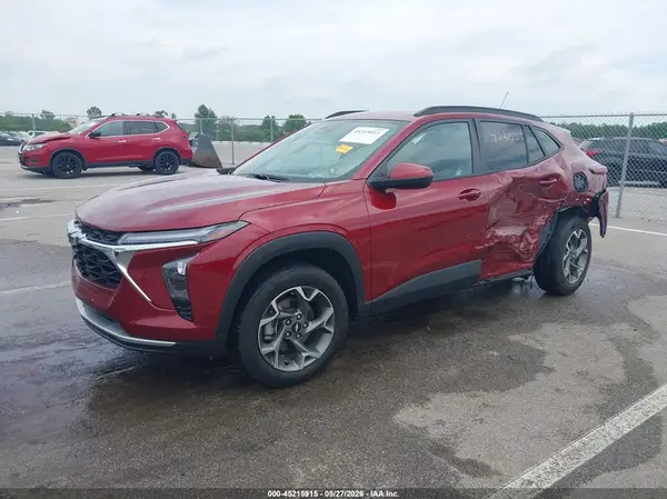 KL77LHEP0SC294430 2025 CHEVROLET TRAX - Image 2