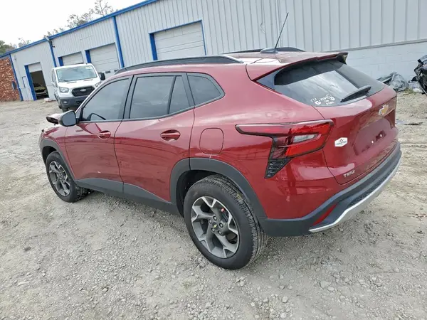 KL77LHEP0SC301571 2025 CHEVROLET TRAX - Image 2