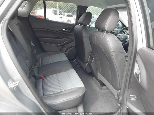 KL77LHEP0SC307838 2025 CHEVROLET TRAX - Image 8