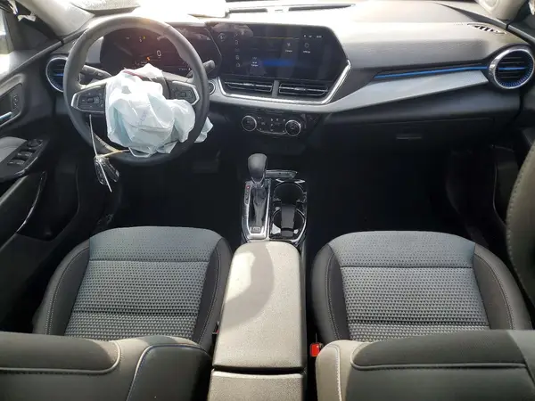 KL77LHEP0SC331735 2025 CHEVROLET TRAX - Image 8