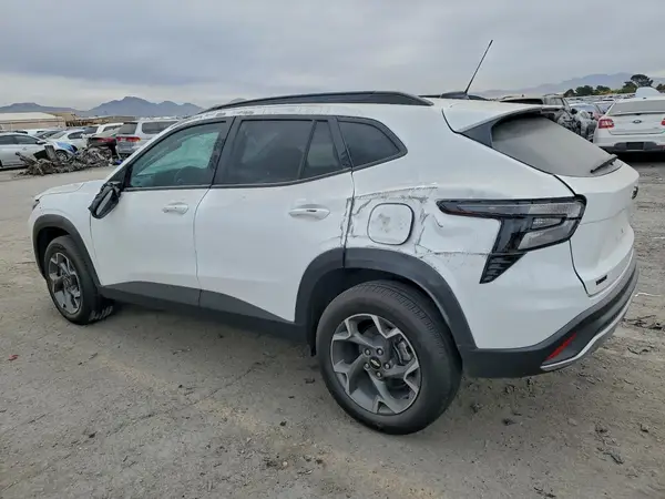 KL77LHEP0TC009520 2026 CHEVROLET TRAX - Image 2