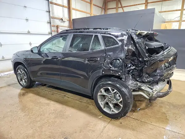 KL77LHEP0TC022574 2026 CHEVROLET TRAX - Image 2