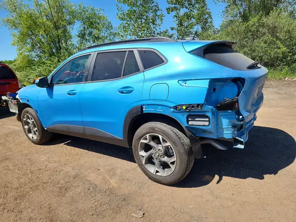 KL77LHEP0TC053520 2026 CHEVROLET TRAX - Image 2