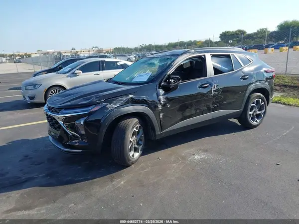 KL77LHEP0TC087652 2026 CHEVROLET TRAX - Image 2