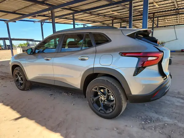 KL77LHEP0TC094245 2026 CHEVROLET TRAX - Image 2