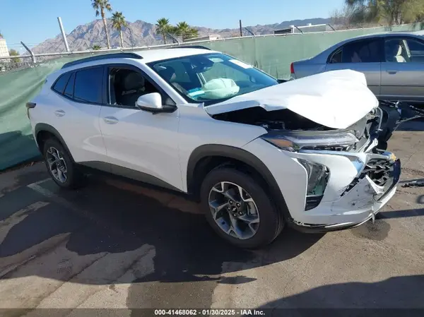 KL77LHEP1SC018192 2025 CHEVROLET TRAX - Image 1
