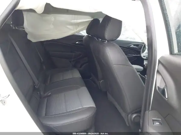 KL77LHEP1SC022758 2025 CHEVROLET TRAX - Image 8
