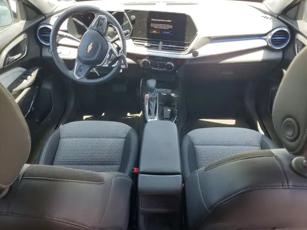 KL77LHEP1SC036840 2025 CHEVROLET TRAX - Image 8