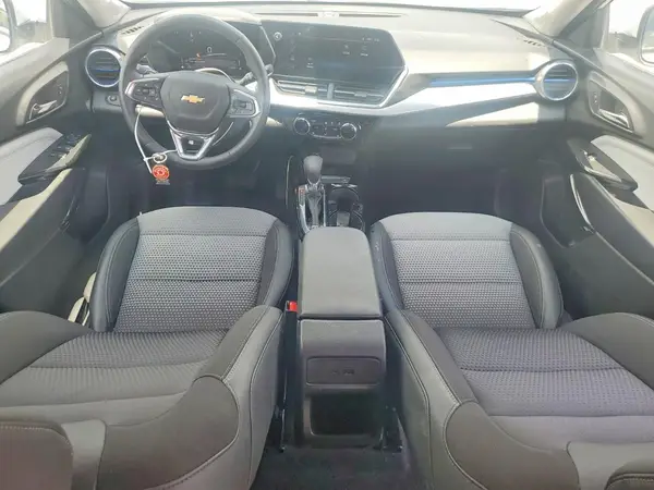 KL77LHEP1SC038376 2025 CHEVROLET TRAX - Image 8