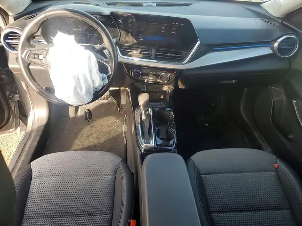 KL77LHEP1SC039592 2025 CHEVROLET TRAX - Image 8