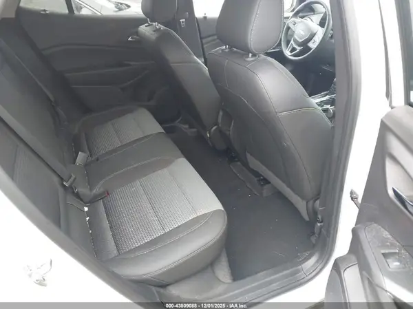 KL77LHEP1SC046641 2025 CHEVROLET TRAX - Image 8