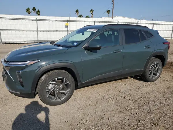 KL77LHEP1SC052181 2025 CHEVROLET TRAX - Image 1