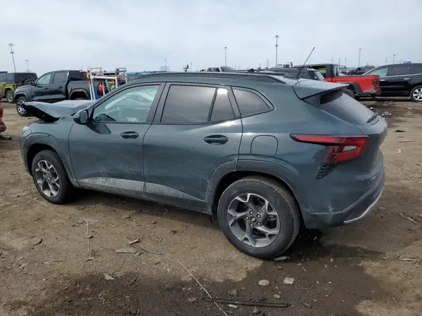 KL77LHEP1SC070518 2025 CHEVROLET TRAX - Image 2