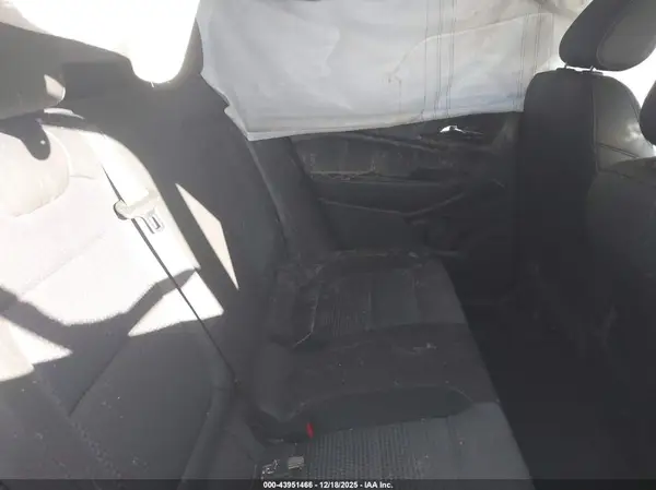 KL77LHEP1SC074701 2025 CHEVROLET TRAX - Image 8