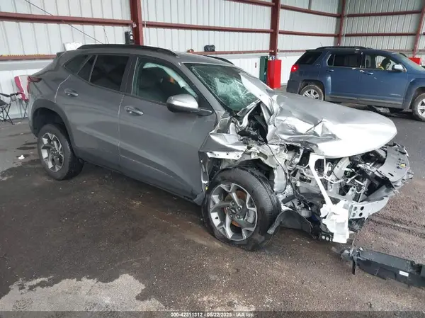 KL77LHEP1SC076920 2025 CHEVROLET TRAX - Image 1