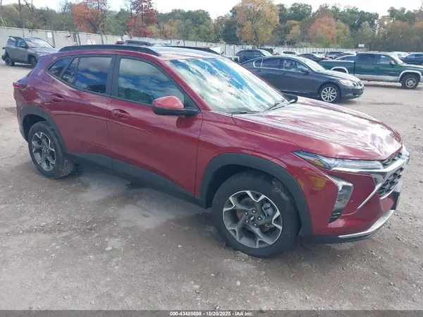 KL77LHEP1SC077808 2025 CHEVROLET TRAX - Image 1