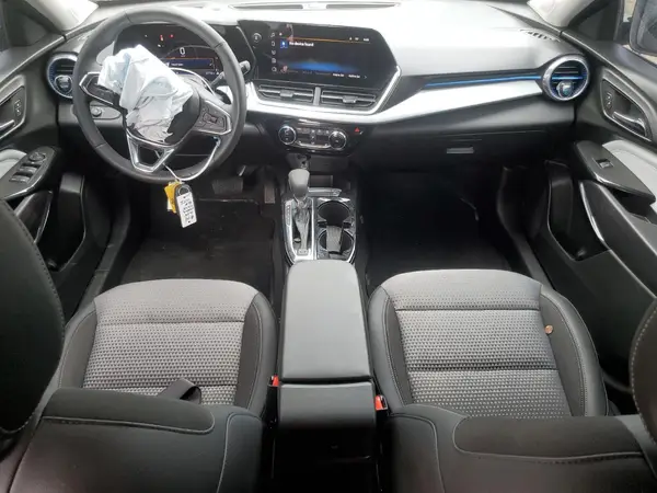 KL77LHEP1SC084452 2025 CHEVROLET TRAX - Image 8